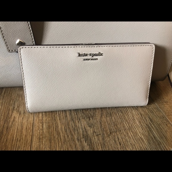 Medium Gray Kate Spade Purse with matching wallet - Picture 2 of 5